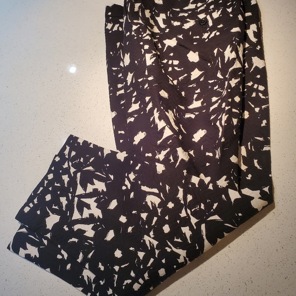 Abstract woven carpi - Picture 2 of 9